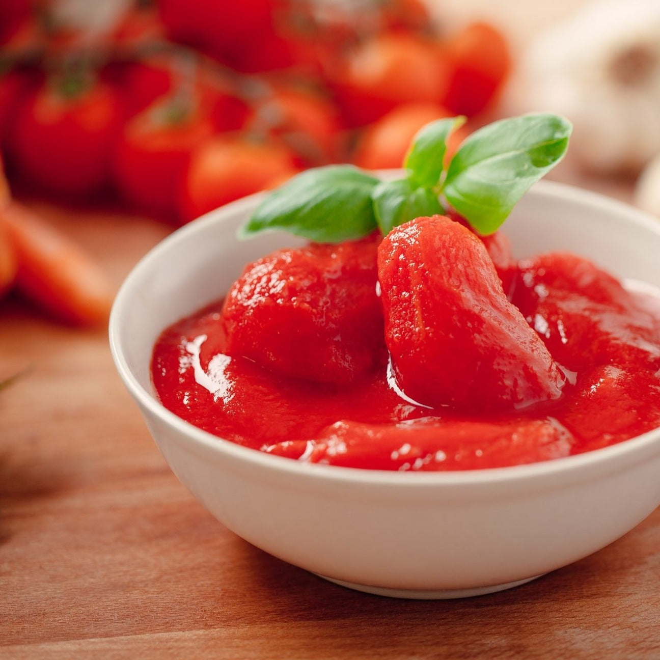 Peeled Tomatoes_Isola Imports Inc._Sauces & Marinades