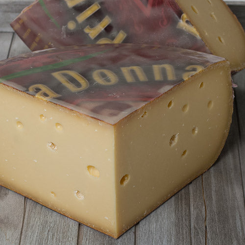 Prima Donna Red-Extra Aged Cheese