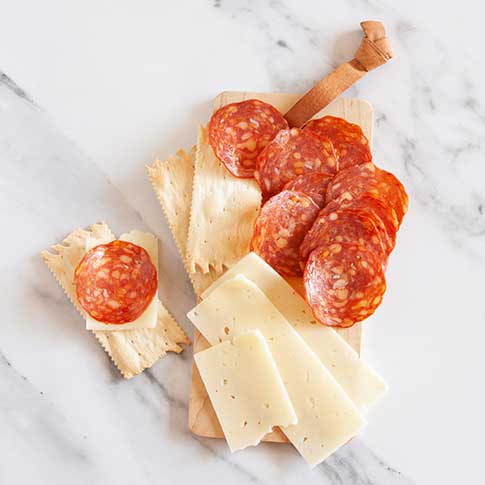 Calabrese Salami, Asiago & Cracker Snack Pack