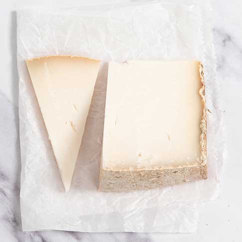 Onetik Tomme Pur Chevre French Goat's Milk Cheese